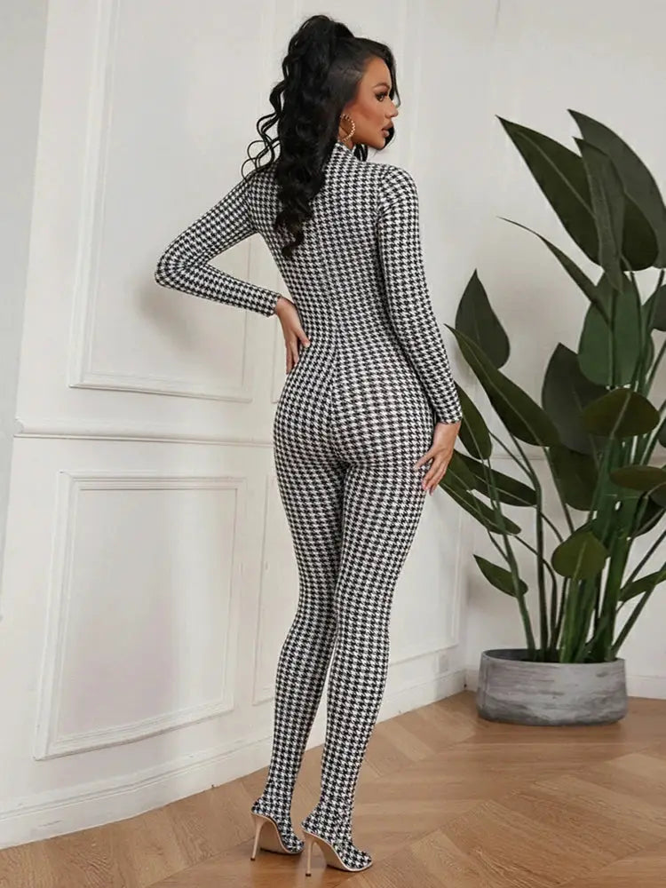 Sisterlinda jumpsuit, black-and-white houndstooth pattern, turtleneck, full sleeves, skinny fit