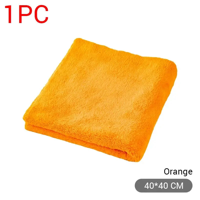 Orange microfiber car towel, folded, 40x40 cm, 1 piece.