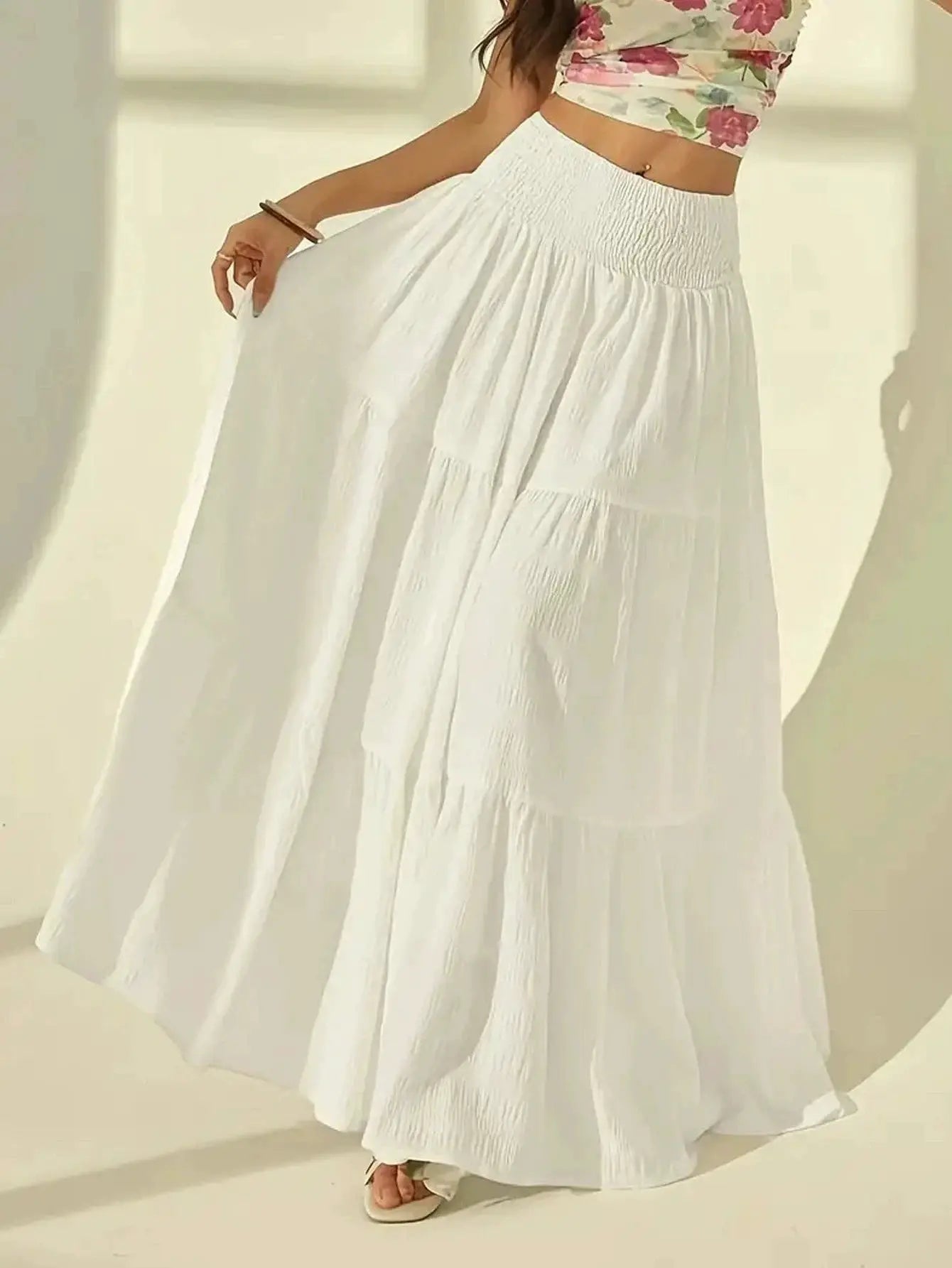 Simples Market white tiered maxi skirt with elastic waistband