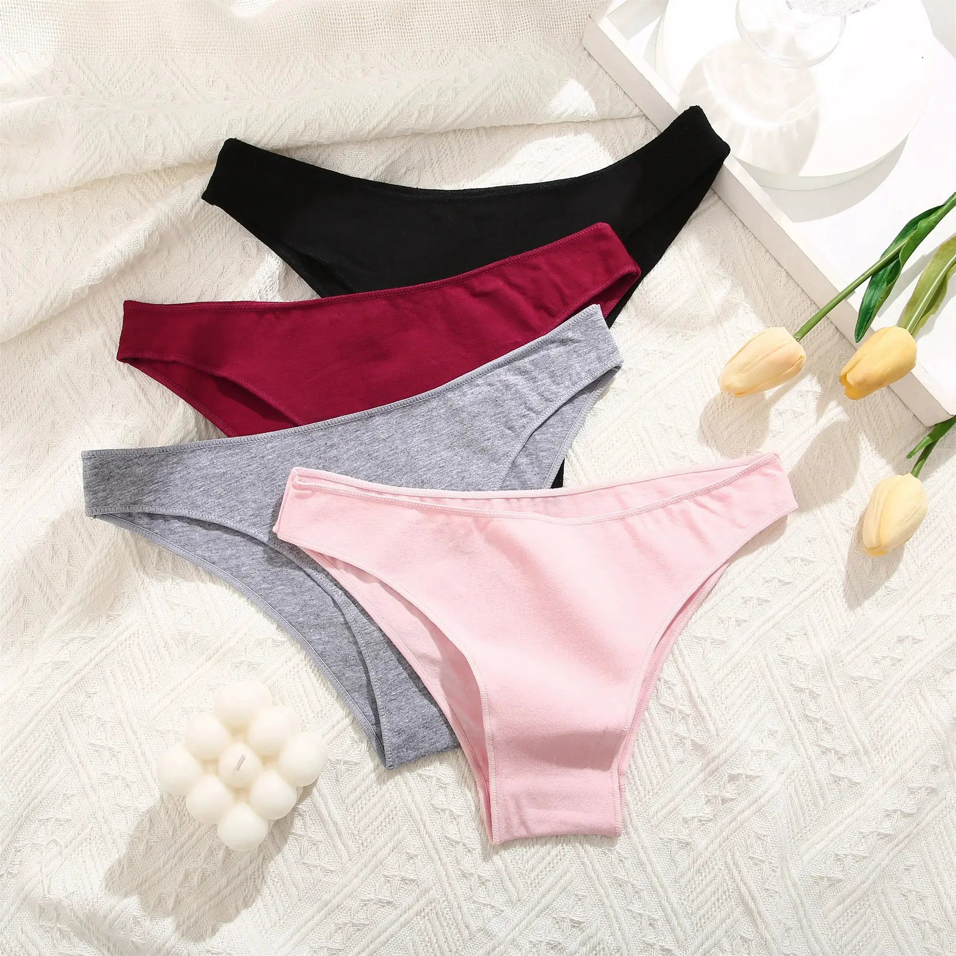 4-pack seamless cotton panties for women in black, burgundy, gray, and pink by Simples Market