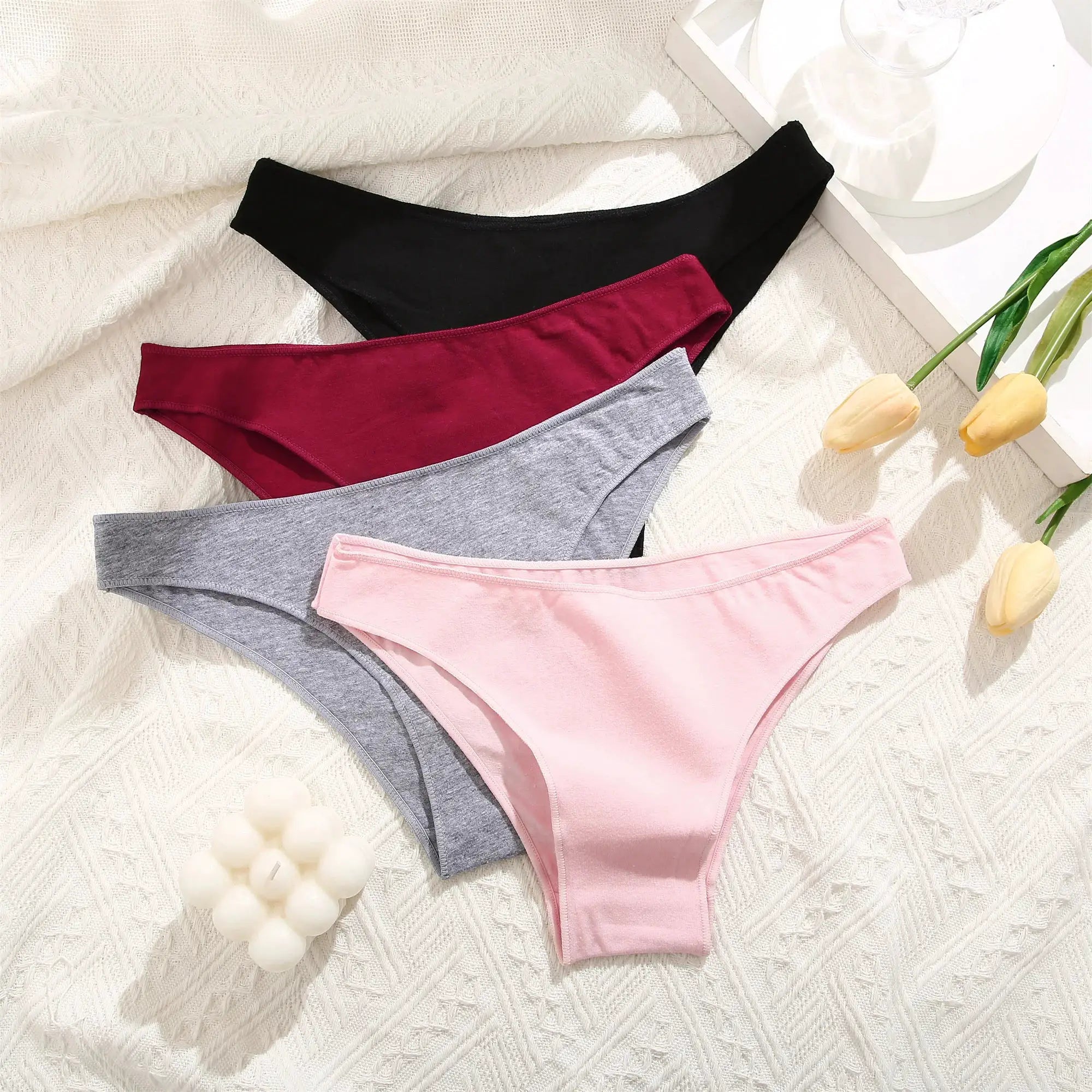 4-pack seamless cotton panties for women in black, burgundy, gray, and pink by Simples Market