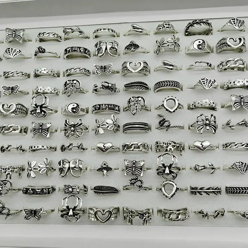 30Pcs Alloy Finger Rings For Women Jewelry Lot Wholesale Set Featuring Floral Cutout Skull Spider Animal Leaf Snake