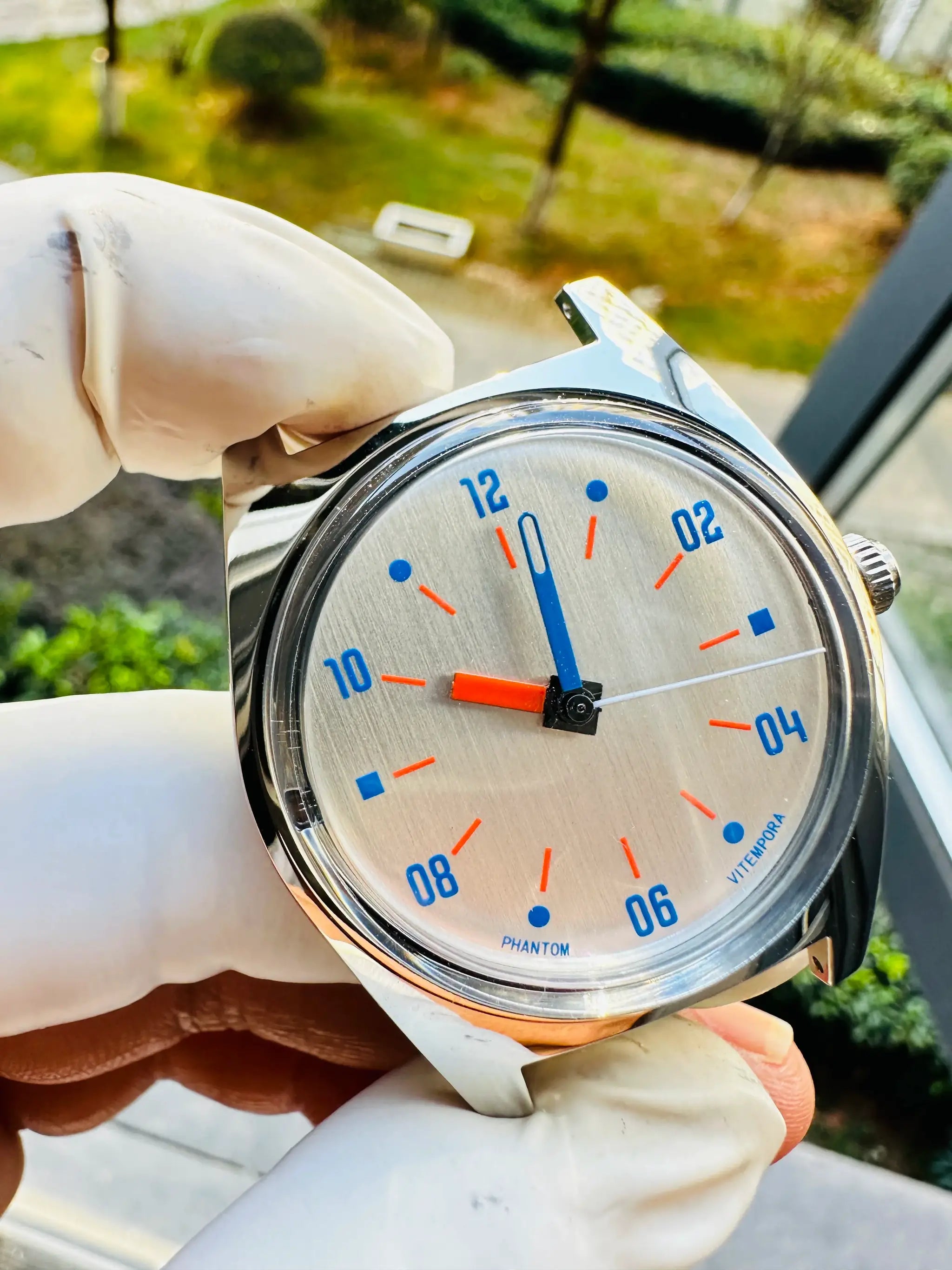 Hand-wind mechanical men's watch 7120 by Simples Market, 36mm, silver dial with blue numerals and orange hands