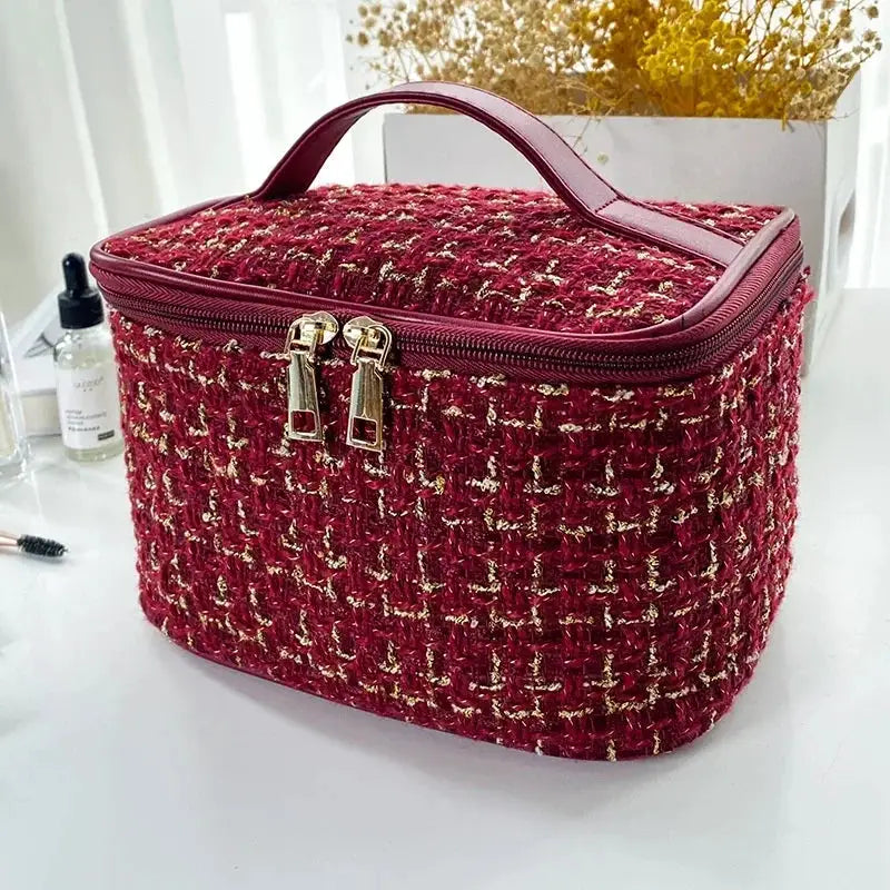 BX100 Knitted Style Makeup Bag Portable Fashionable Large Storage For Travel And Daily Use
