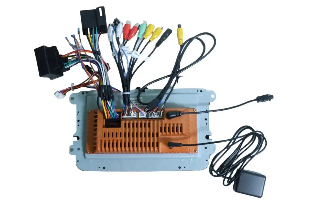 Simples Market 2Din Android car radio head unit with wiring harness for VW and Skoda cars; CarPlay, GPS, WiFi