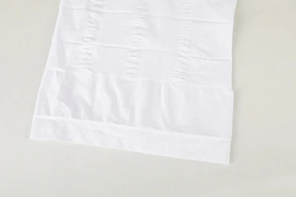 Simples Market men's white short-sleeve compression T-shirt with tummy control and ribbed hem.