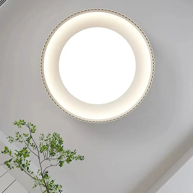 Simples Market modern round LED ceiling light with scalloped metal rim and warm white glow