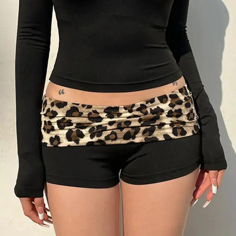 Booty shorts with contrast leopard patchwork waistband, low waist, Simples Market