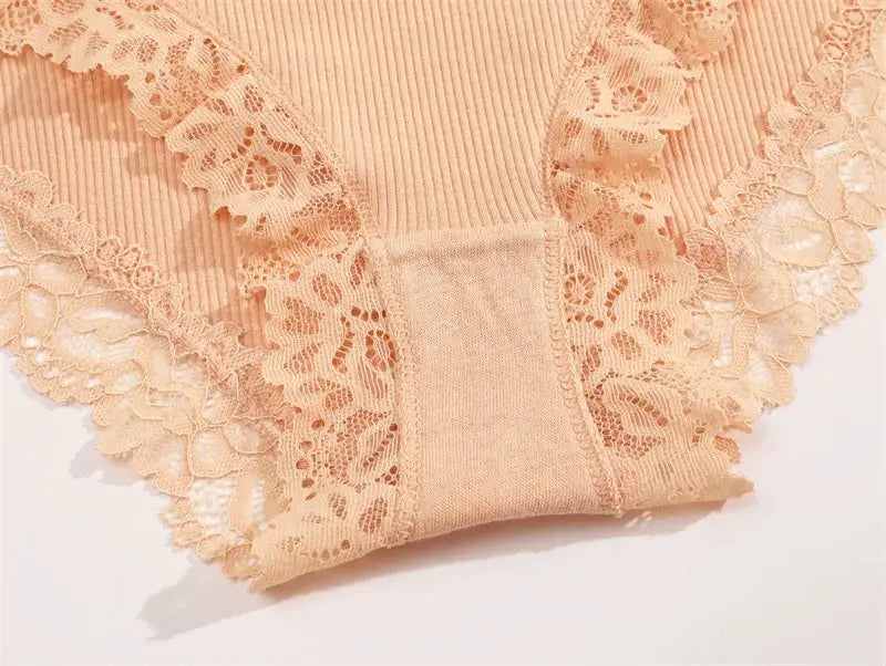 Simples Market 3-piece nude floral lace cotton panties set, seamless low-rise briefs.