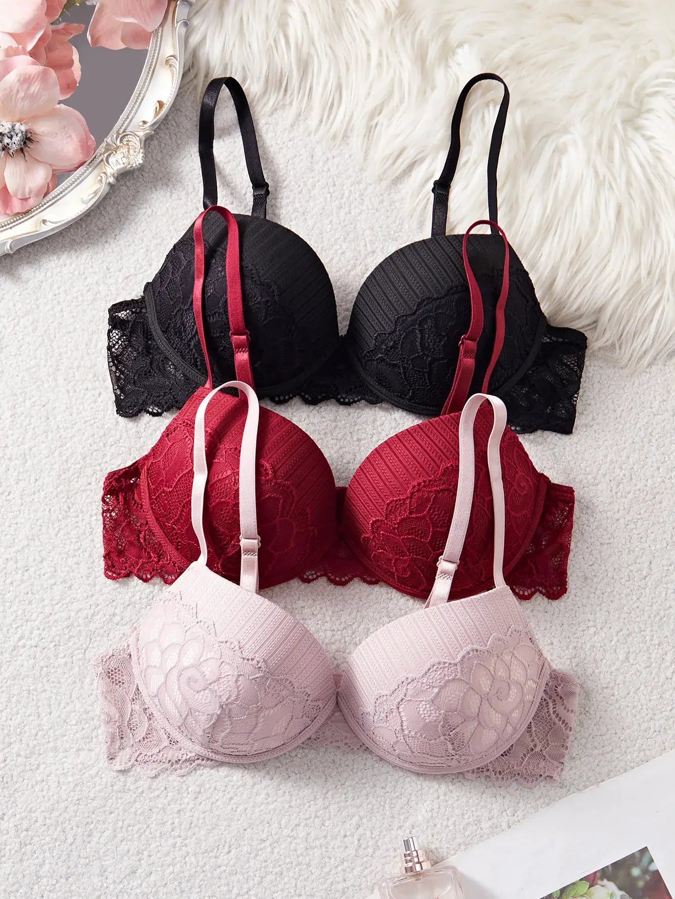 Lace bra set (3-5 pieces) in black, red and pink with underwire push-up.