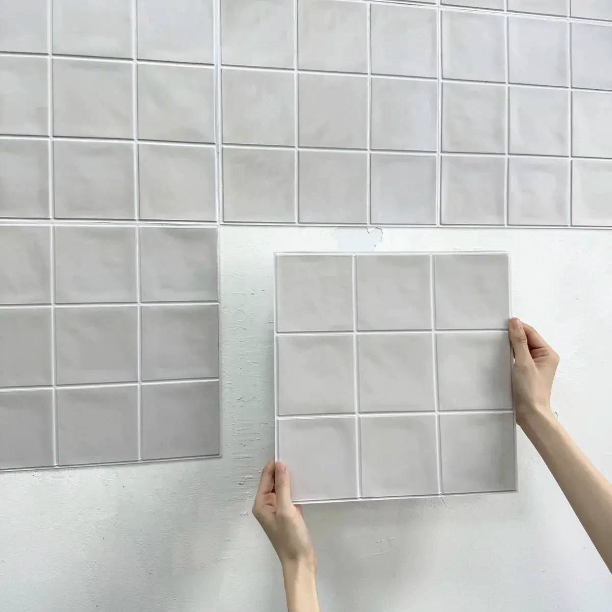 3D decorative tile stickers; gray square 30x30 cm sheets, self-adhesive and water-resistant for kitchen or bathroom.