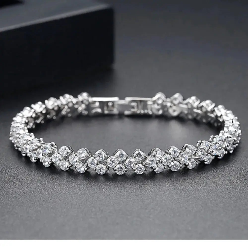 Heart encrusted crystal zircon bracelet in silver-tone zinc alloy for unisex fashion