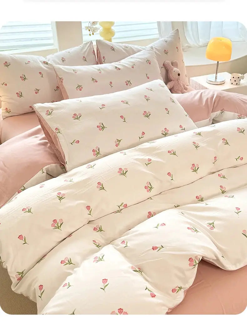 Tulip three-piece student bedding set by Simples Market with pink tulip-pattern quilt cover and pillowcases; no sheets