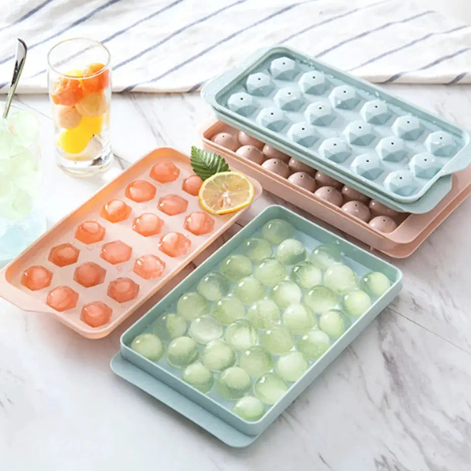 3D Round Ice Cube Tray With Lid Diamond Style Plastic Ice Mold Spherical Ice Ball Maker For Kitchen Bar
