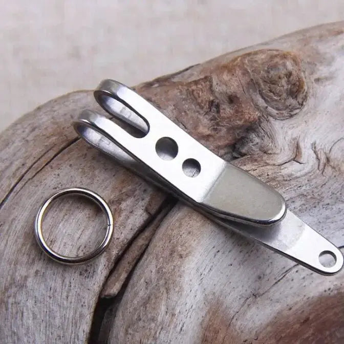 EDC pocket suspension clip two-piece set with key carabiner and silver key ring by Simples Market