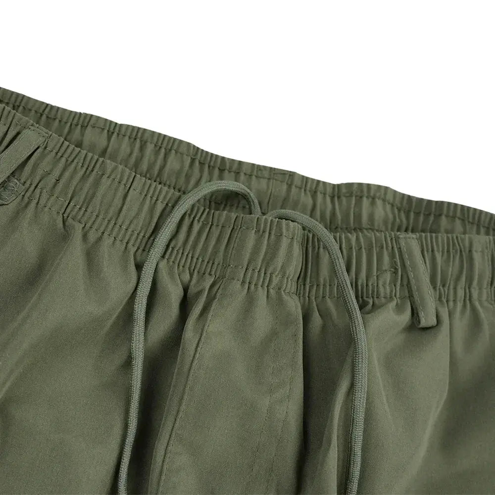 Cargo shorts olive green with drawstring waist and elastic waistband, multiple pockets.