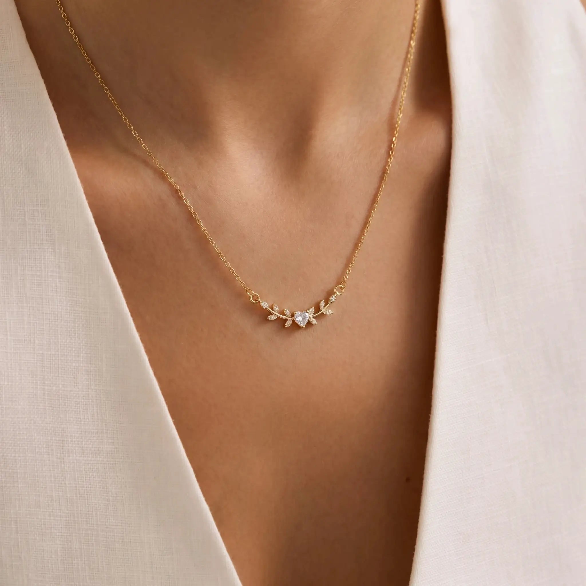 Gold Pendant Necklaces For Women Exquisite Fashion Jewelry Gift Collection Timeless Elegant Styles