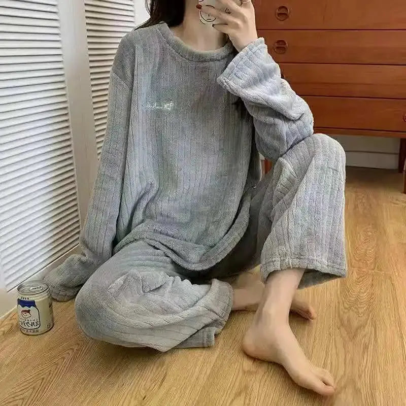VelvetEase Winter Womens Pajamas Homewear Set Padded Coral Velvet For Extra Warmth