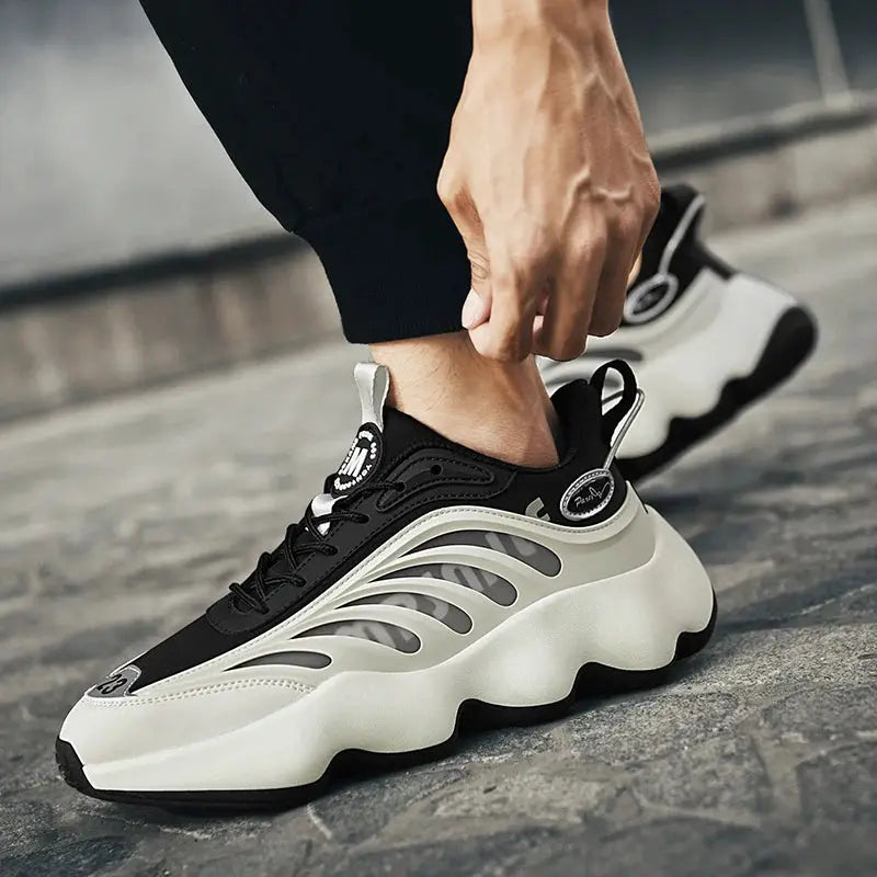 Men's sneakers Simples Market with black upper and chunky white sole