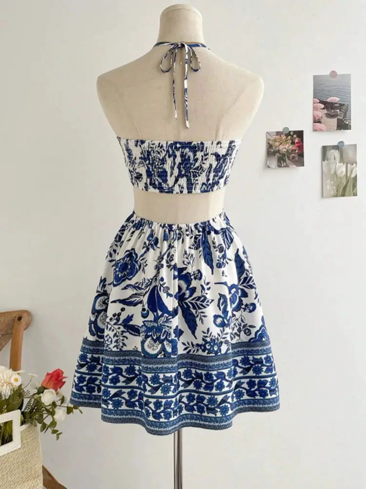 AzureVoyage Romantic Floral Print Halter Neck Dress Flattering A Line Silhouette For Effortless Vacation Style