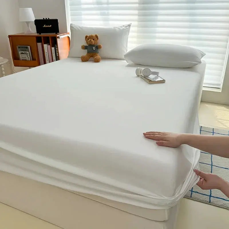 Washed fitted sheet with elastic bands, non-slip white mattress cover for single to king beds by Simples Market