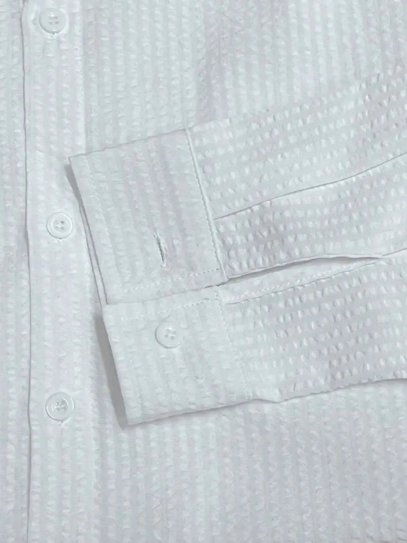 Men's long-sleeve striped shirt in light gray with chest pocket, textured fabric, Simples Market