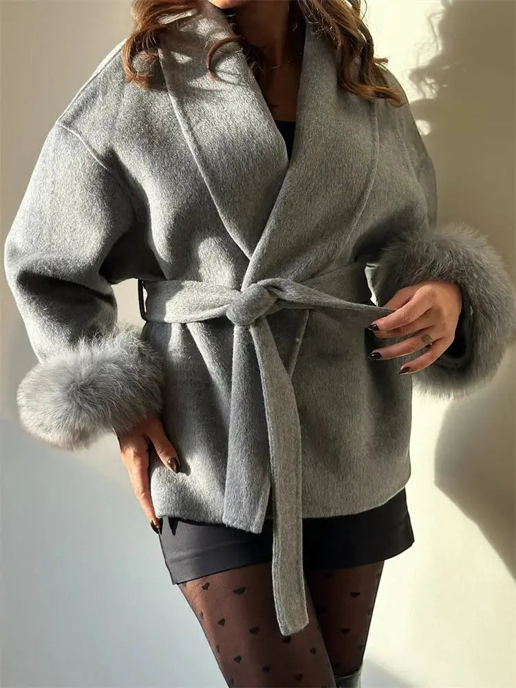 Tossy Fox Fur Wool Overcoat With Fox Fur Cuffs Elegant Loose A Line Short Coat For Autumn And Winter Office Wear