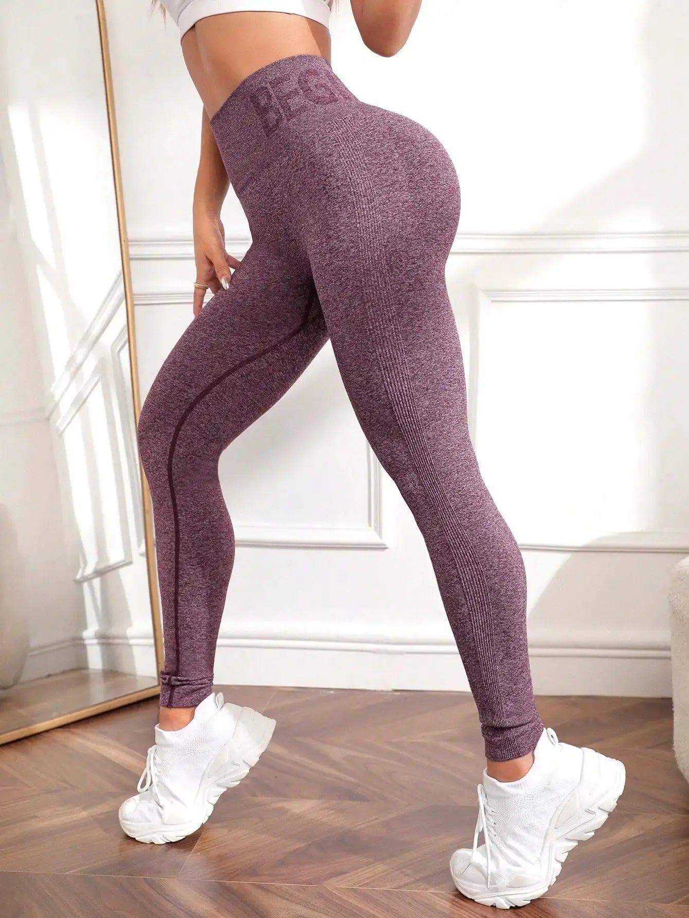 Seamless high-waisted purple yoga pants for women with hip-lifting fit