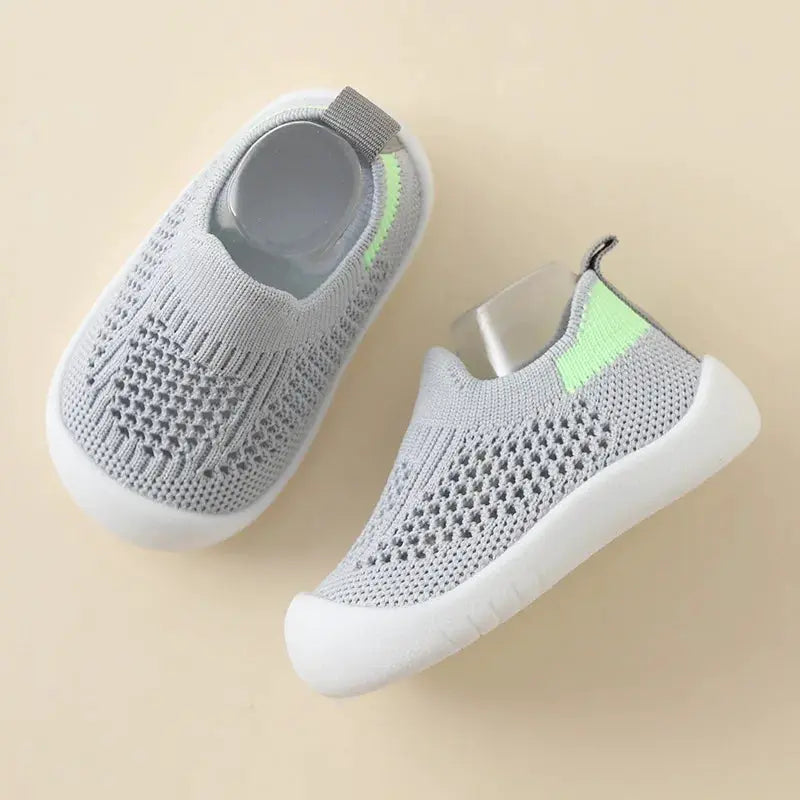 Spring Popular New Baby Shoes Breathable Mesh Knit Slip On Casual Sneakers For Toddlers Non Skid Prewalker 0 To 3T