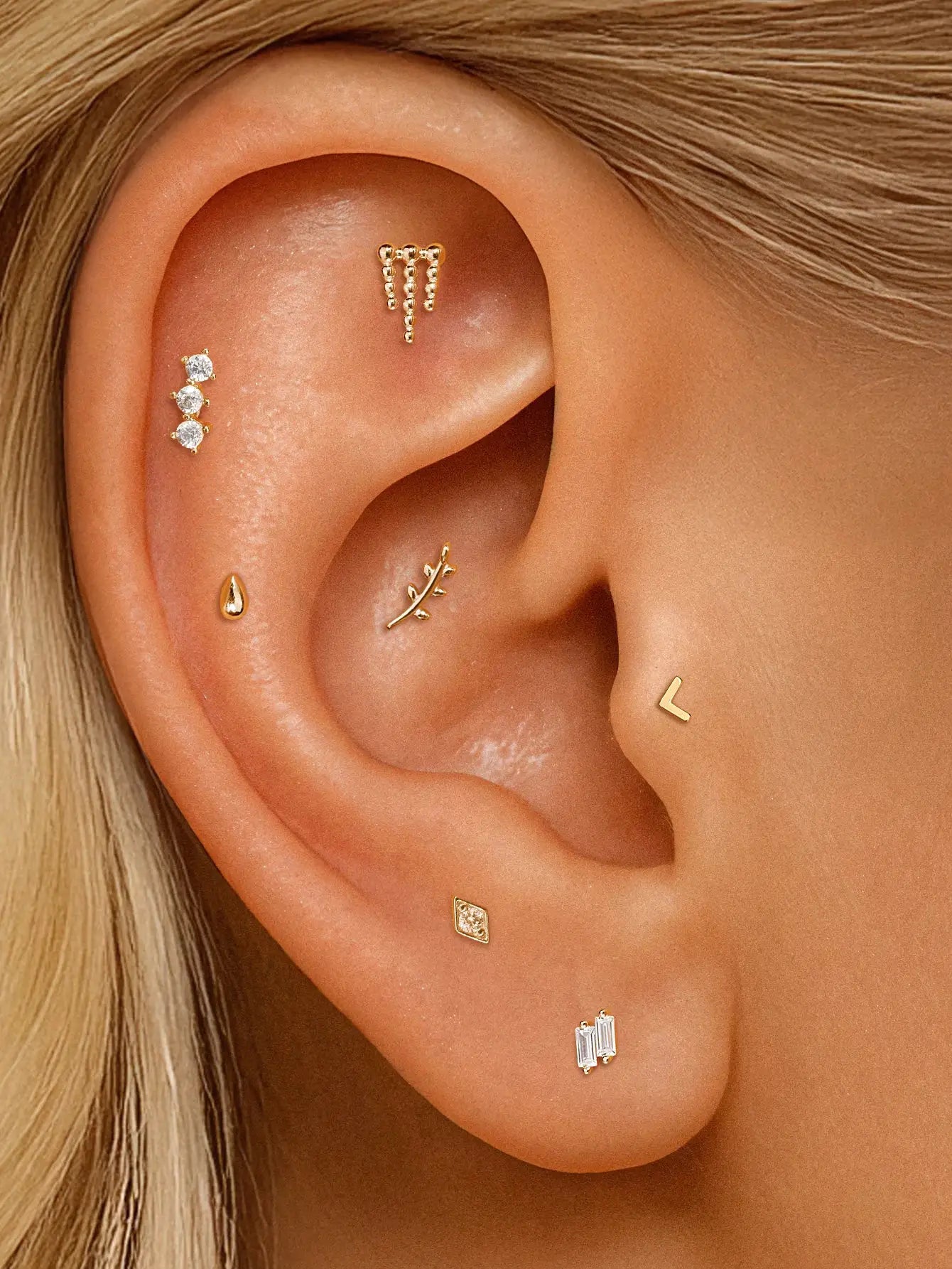 AIDE multi-piece heart round ball flat-helix piercing earring set; gold-tone zircon studs, Simples Market