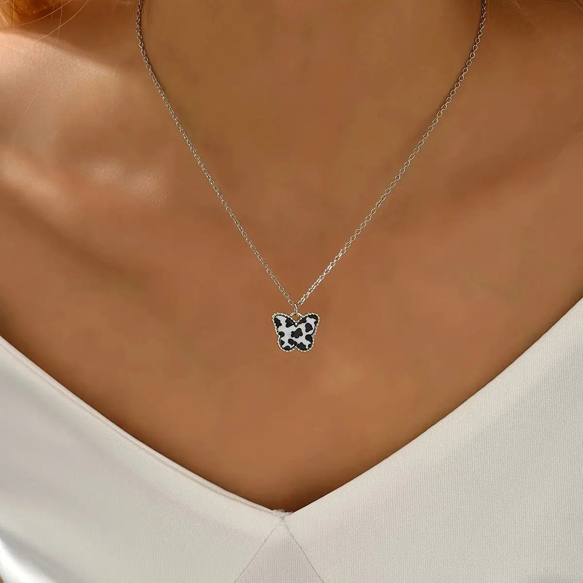 Double Layer Butterfly Necklace For Women Sparkling Collar Chain Exquisite Jewelry For Banquets Parties Holiday Gift