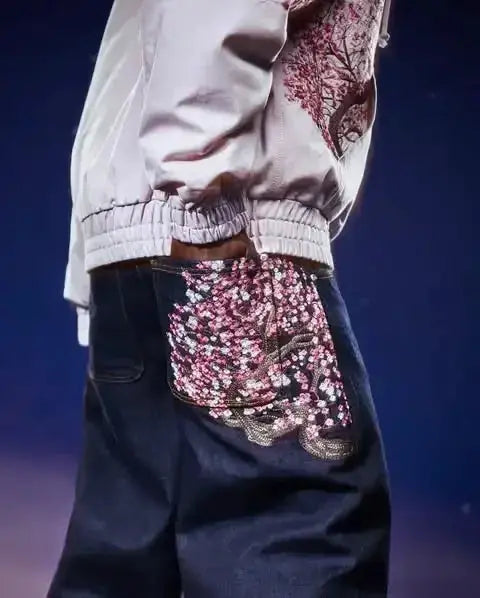 Jeans with cherry blossom embroidery on back pocket, dark indigo wide-leg baggy style