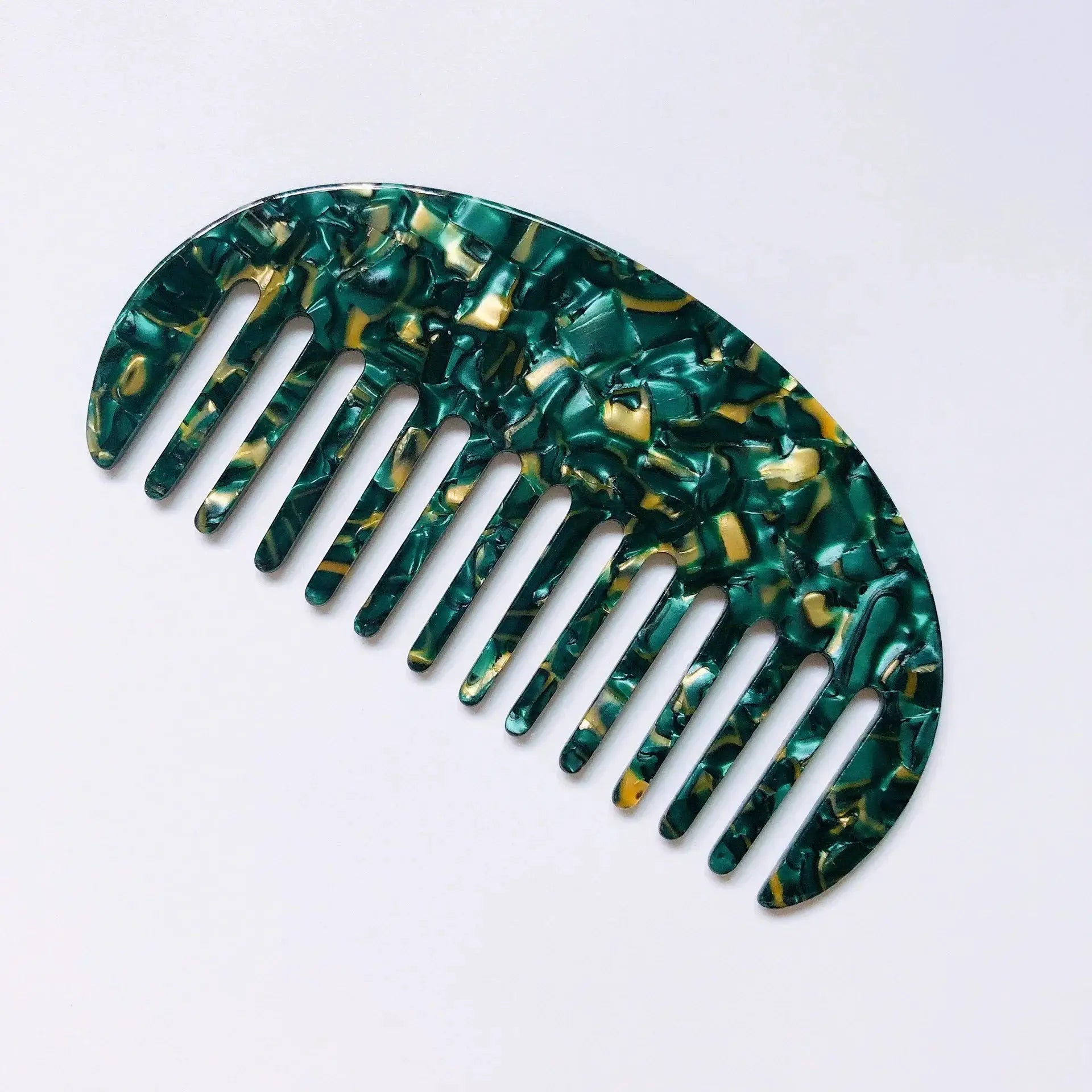 Wide teeth acetate hair comb in green marble pattern, anti-static styling accessory