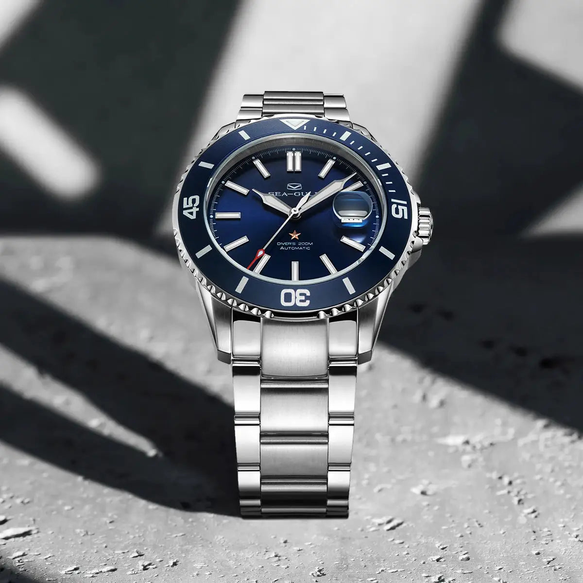 Sea-Gull men’s diving watch with blue dial and stainless steel bracelet, 200m water resistant