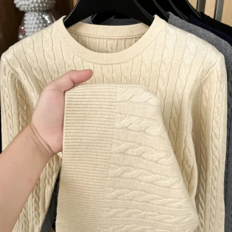 Men's cream cable-knit crewneck sweater by Simples Market with ribbed texture
