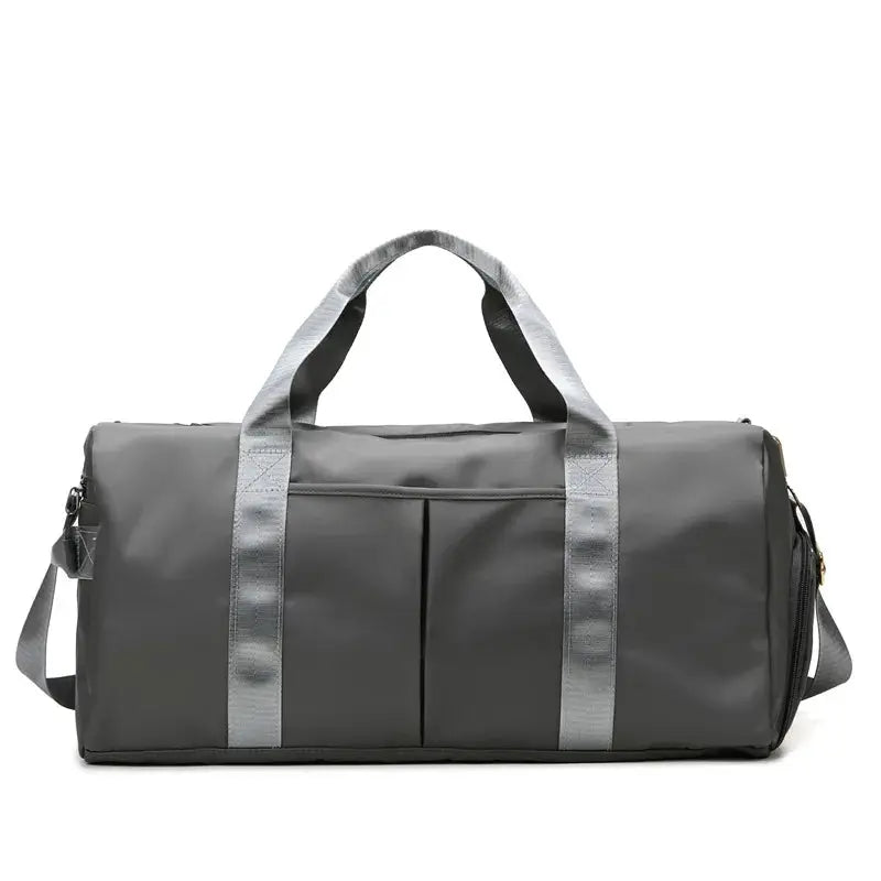 Simples Market grey gym bag with two silver straps; large-capacity waterproof travel duffel with dry-wet separation.
