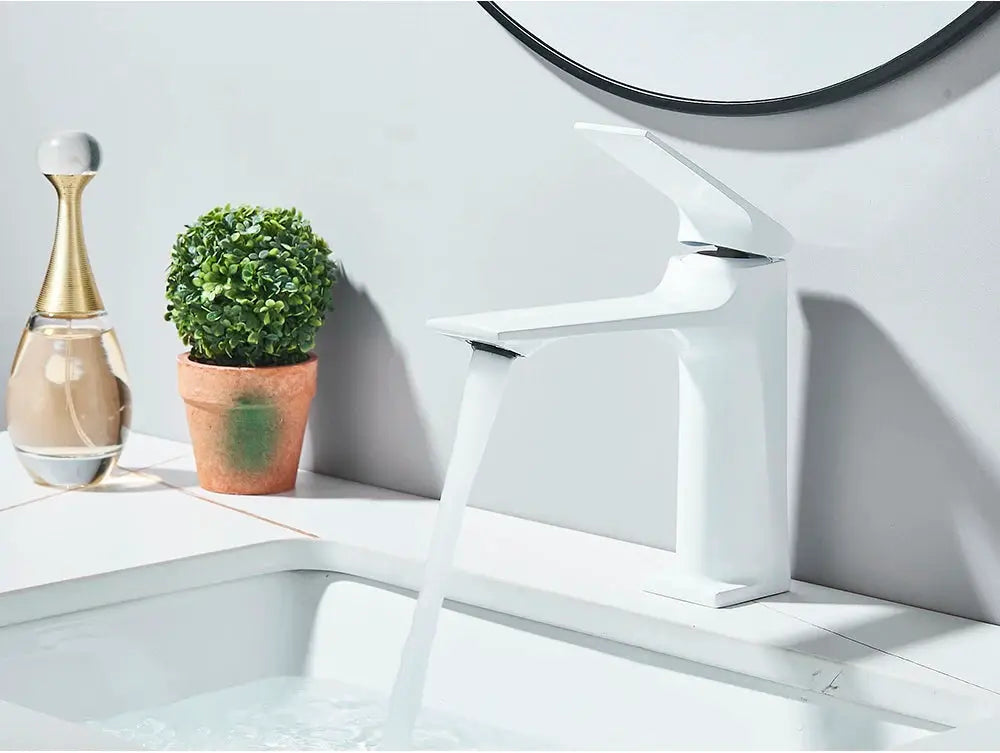 Simples Market deck-mounted bathroom faucet, white finish with single-lever basin tap