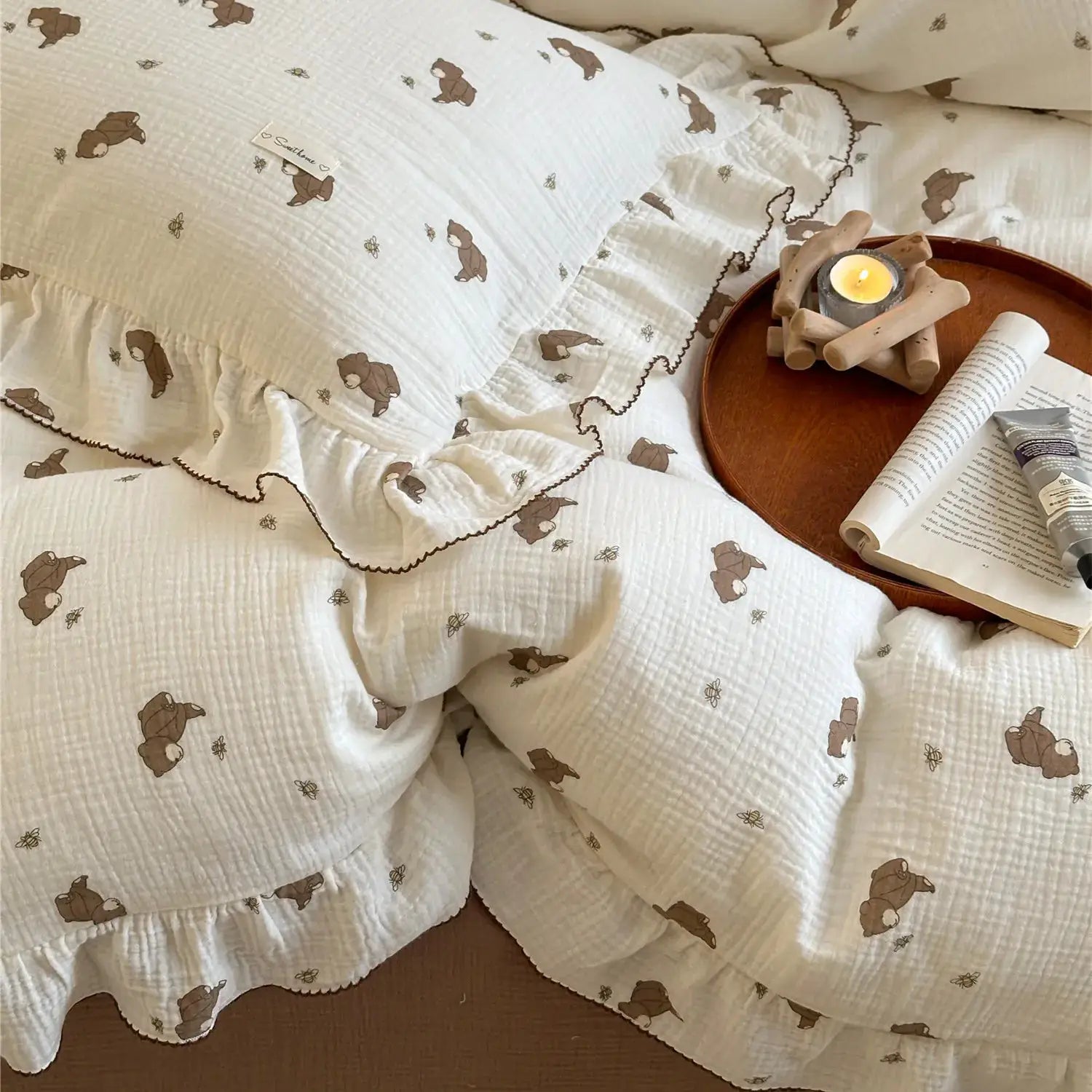 Simples Market INS Princess gauze cotton bedding set; white with brown teddy bear prints, 3-piece with ruffle edge