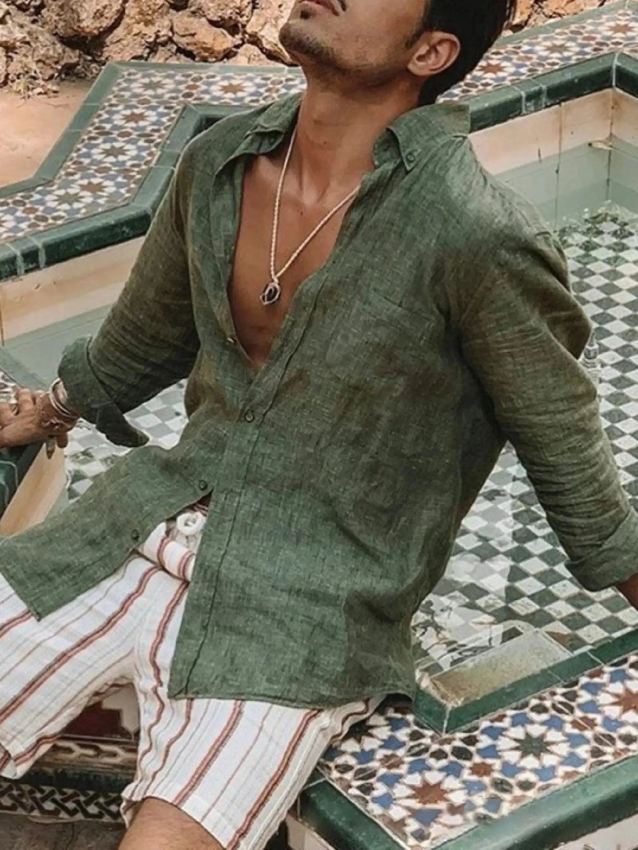 Men's green linen long-sleeve shirt by Simples Market, casual outdoor wear