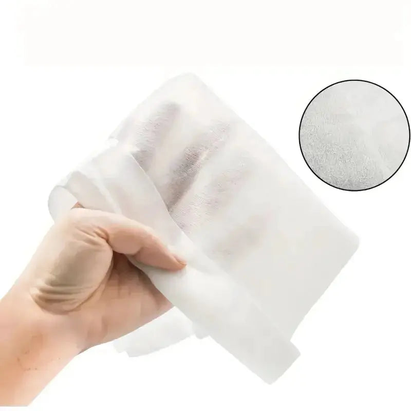Disposable dust removal cloth pad held in hand, white electrostatic mop pad for floor cleaning