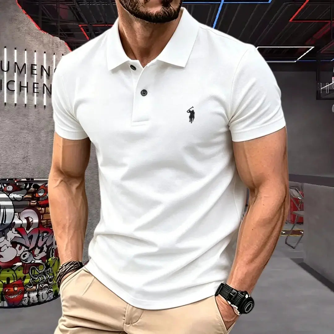 Simples Market white polo shirt for men, short sleeves, 100% cotton with small pony embroidery, casual golf-style top.