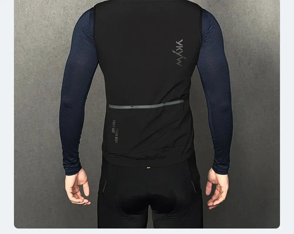 YKYWBIKE men's cycling Gelit thermal fleece windproof waterproof sleeveless vest, black with navy mesh sleeves.