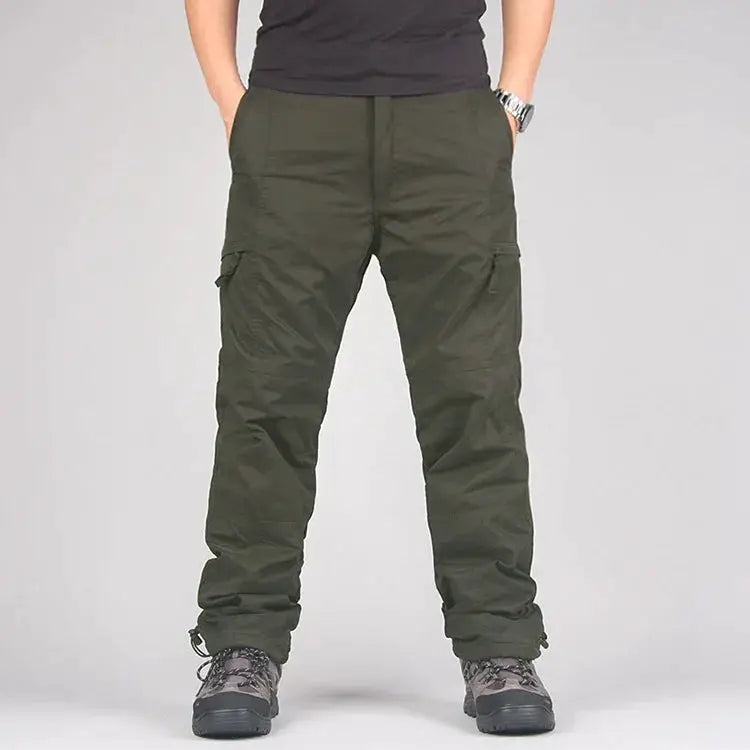 Men's fleece cargo pants in olive green with multiple cargo pockets for winter by Simples Market