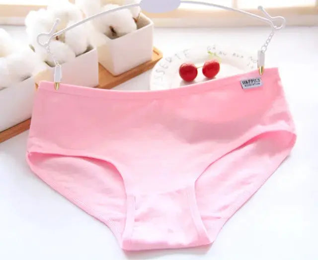 Panties for women, pink cotton briefs by Simples Market; breathable plus-size underwear.