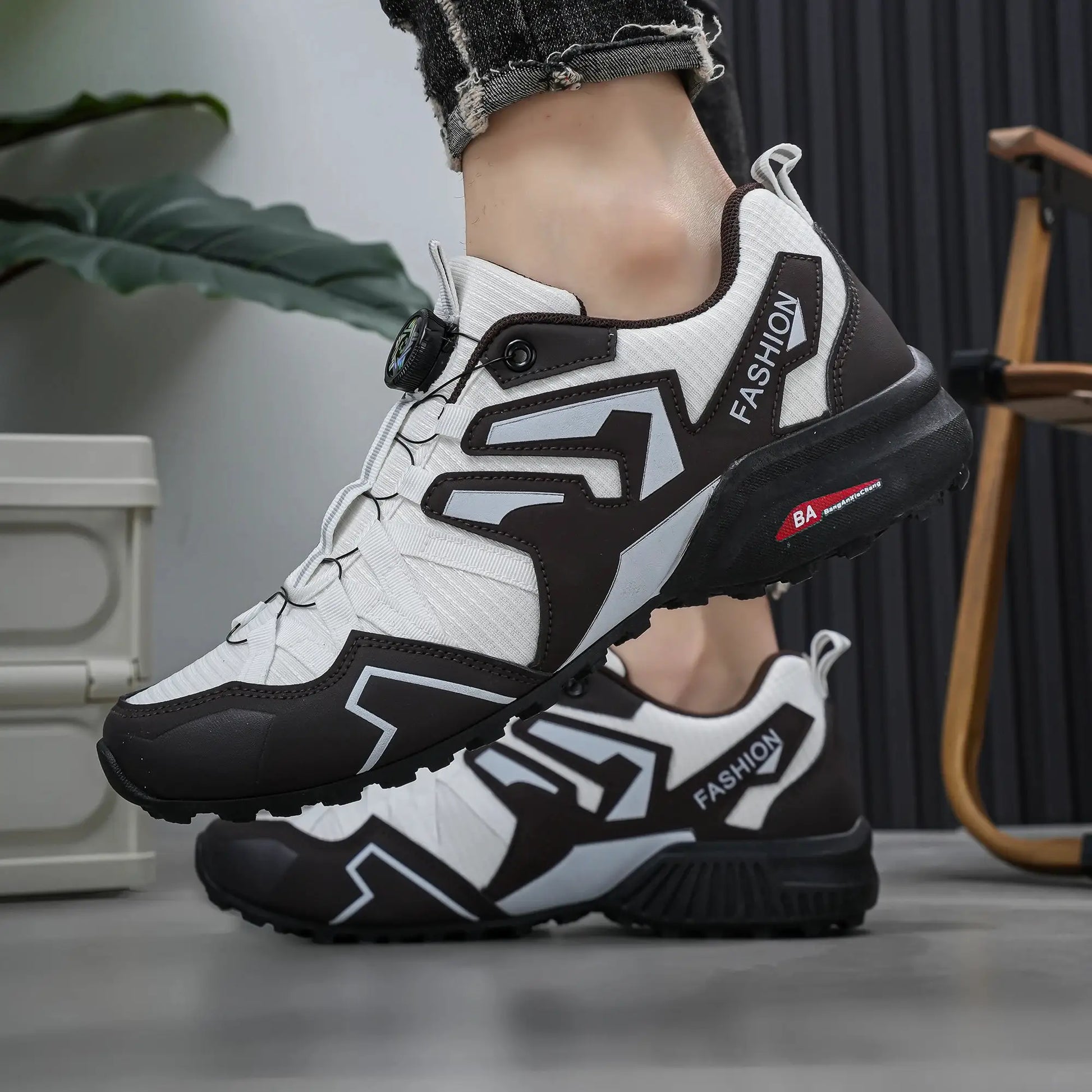 Men's outdoor casual sneakers in white and black with dial-lace system and rugged sole
