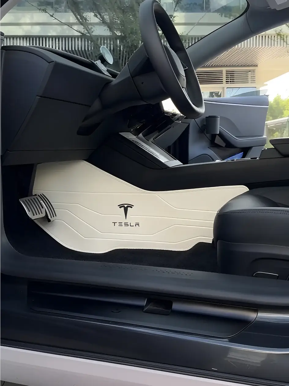 Tesla Model Y Highland White leather cockpit mats, 2-piece front-seat set with Tesla logo