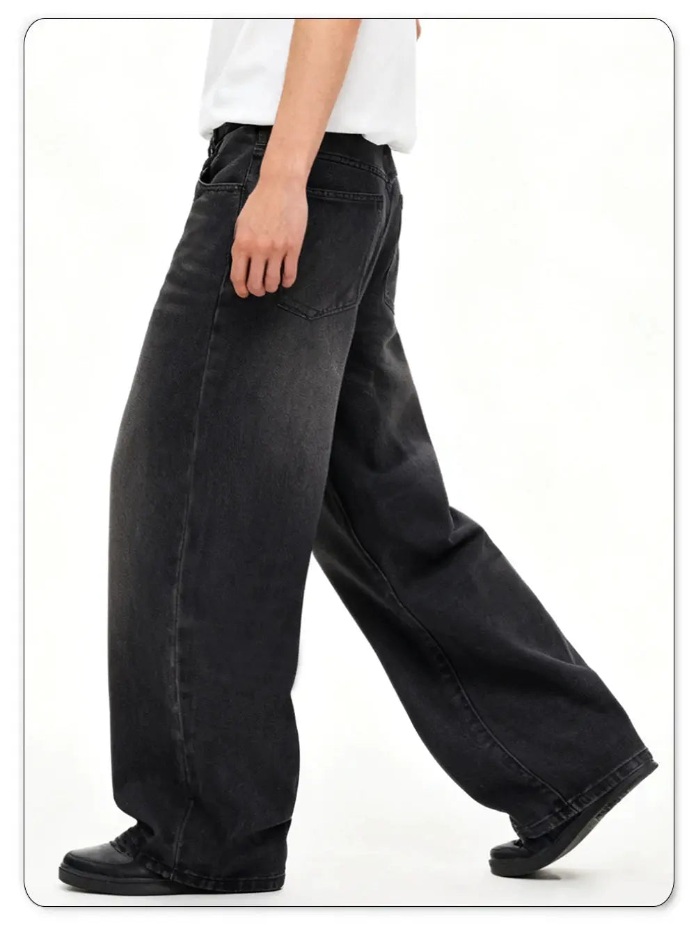 Men's black wide-leg denim jeans, loose baggy fit with back pocket, casual style