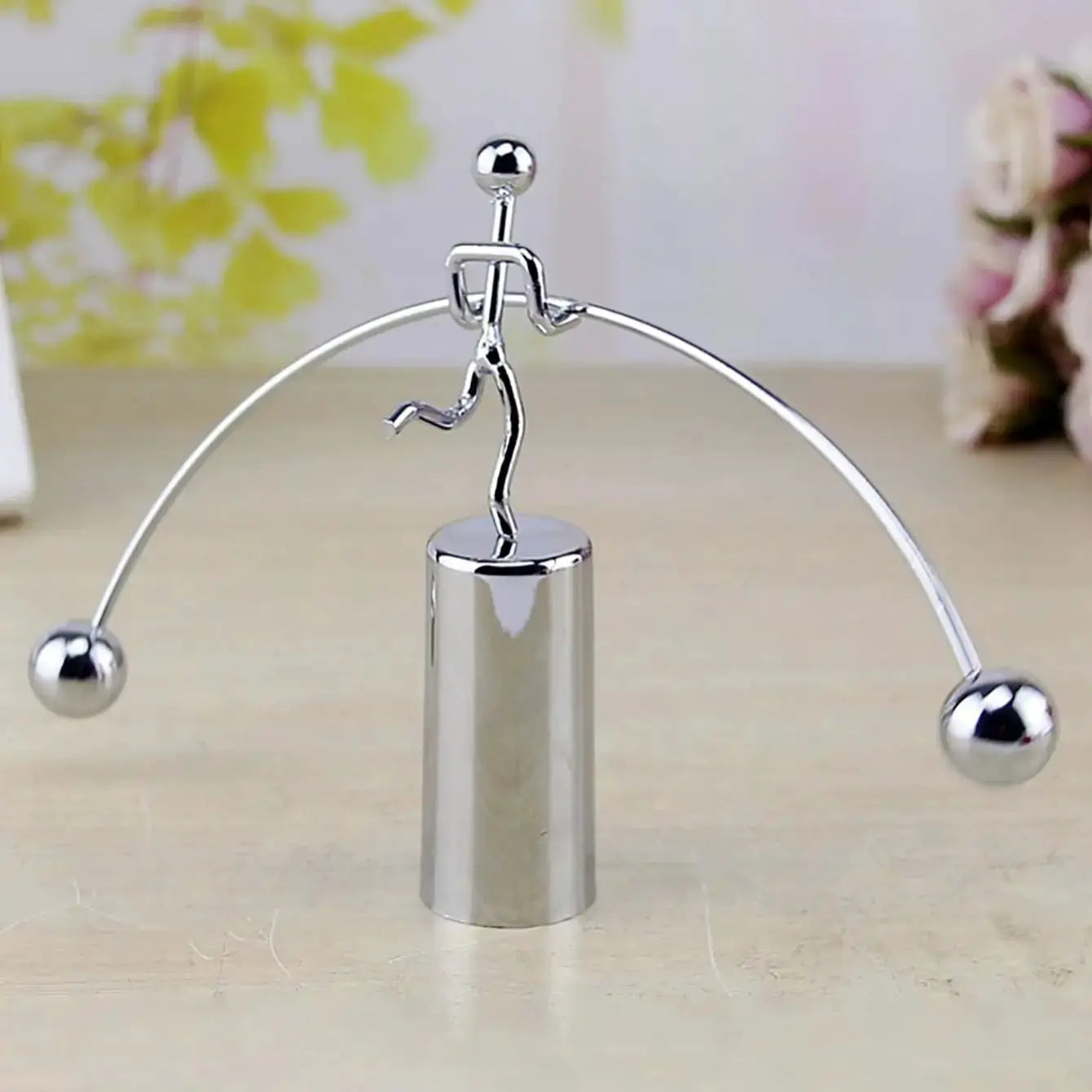 Creative Balance Ball Swing Ornament Metal Desk Decor With Small Man Figure Kinetic Art Weightlifting Theme
