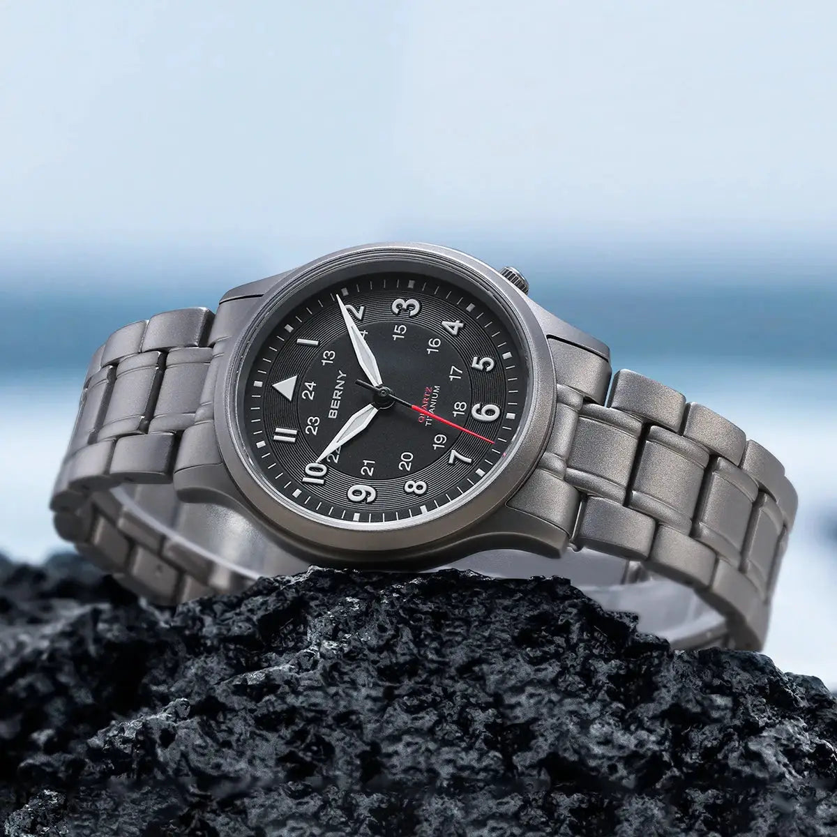 BERNY full titanium men's wristwatch with black dial, luminous hands, sapphire crystal, metal bracelet