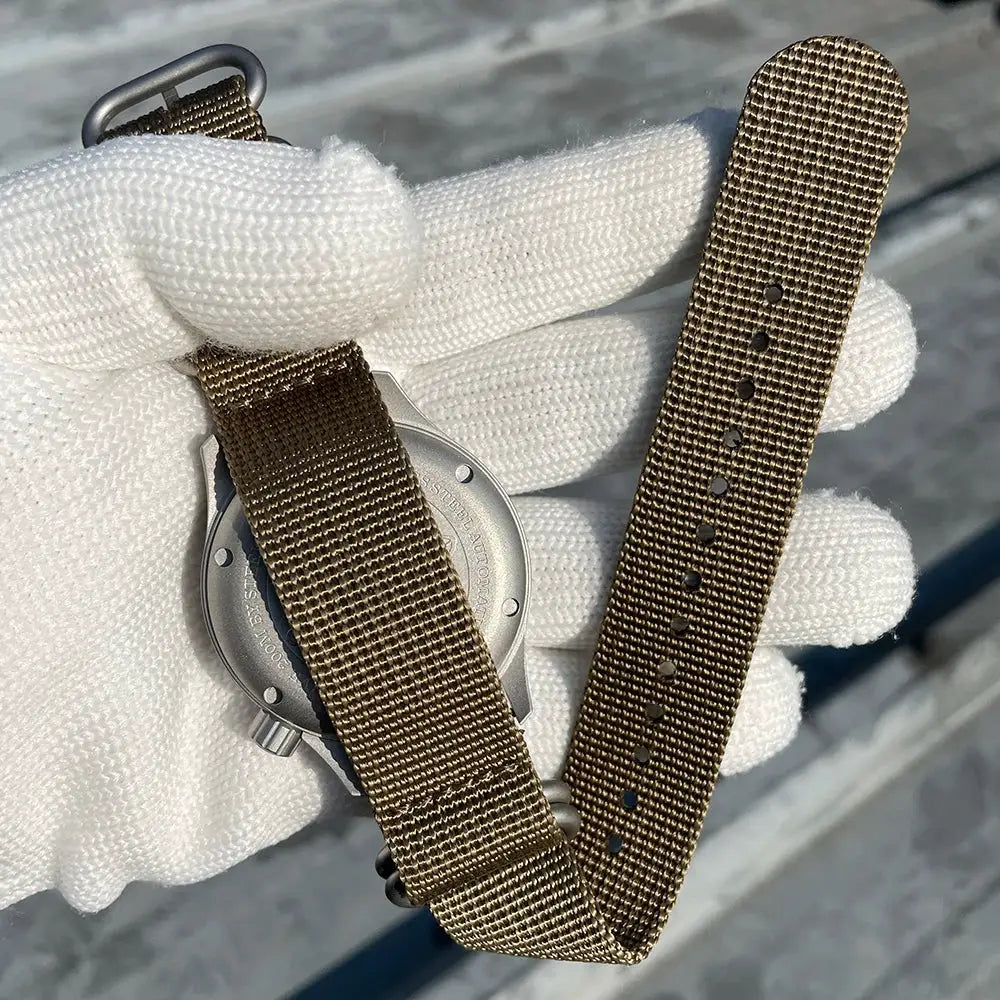 STEELFLIER SF752 wristwatch with brown nylon strap, NH35 movement, 20 bar waterproof dive watch